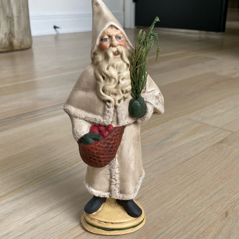 Walnut Ridge Chalkware Santa with White Robe
